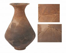 矢印文様がある壺